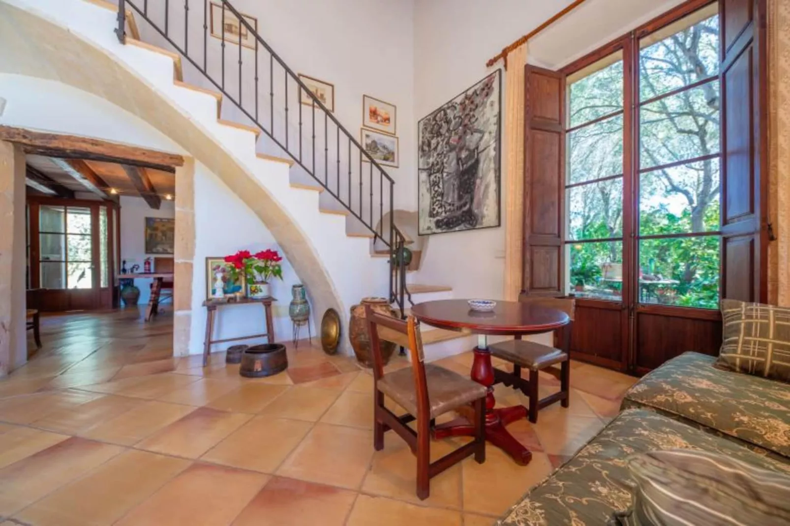 Son Poca Palla-Living room
