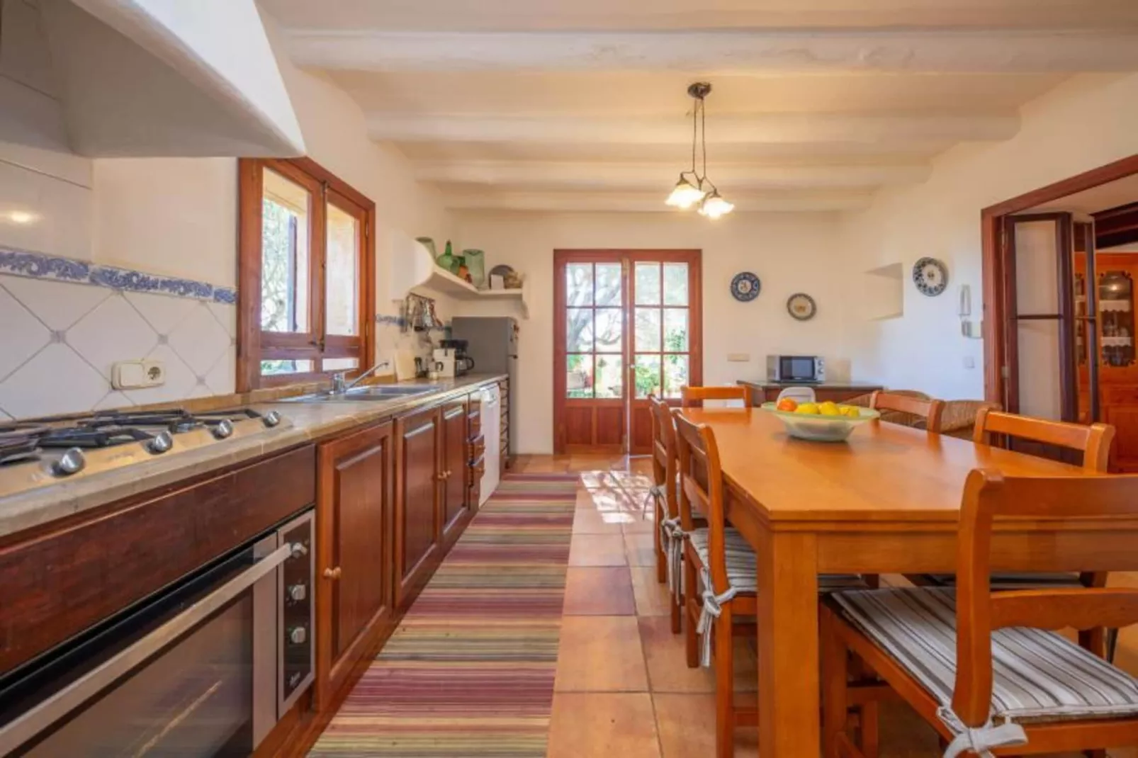 Son Poca Palla-Dining room