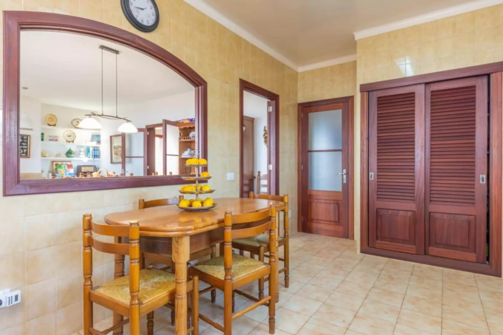 Borges-Dining room