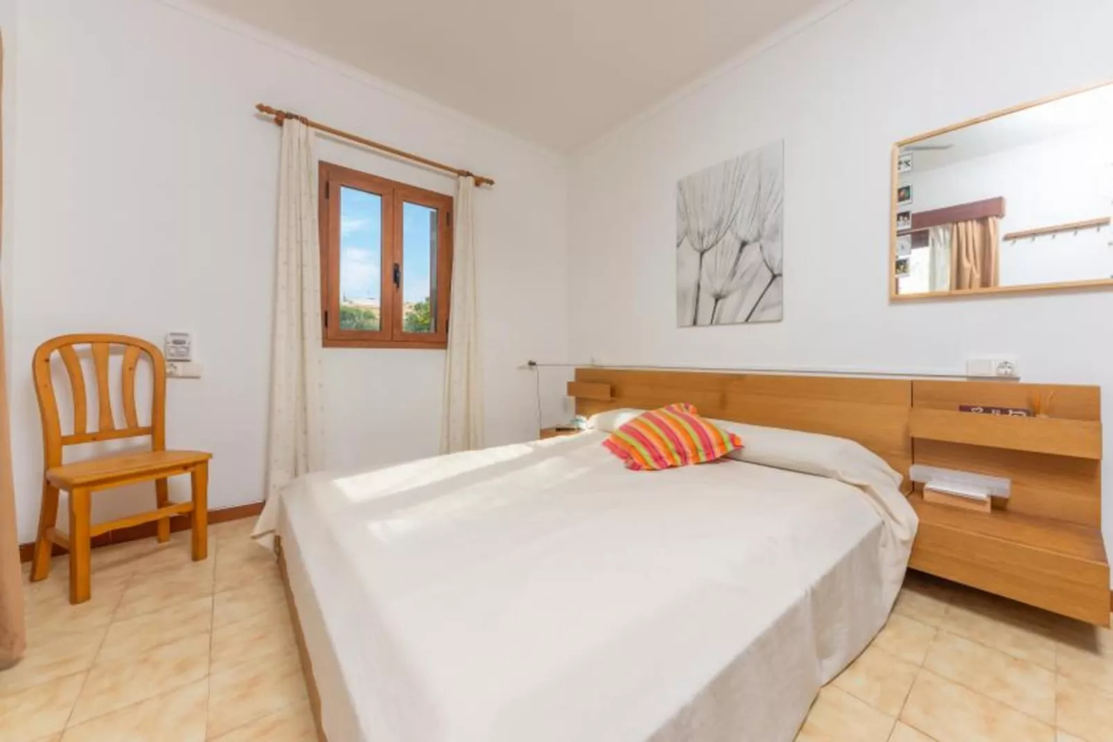Borges-Bedroom