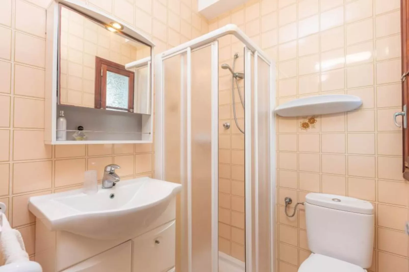 Borges-Bathroom