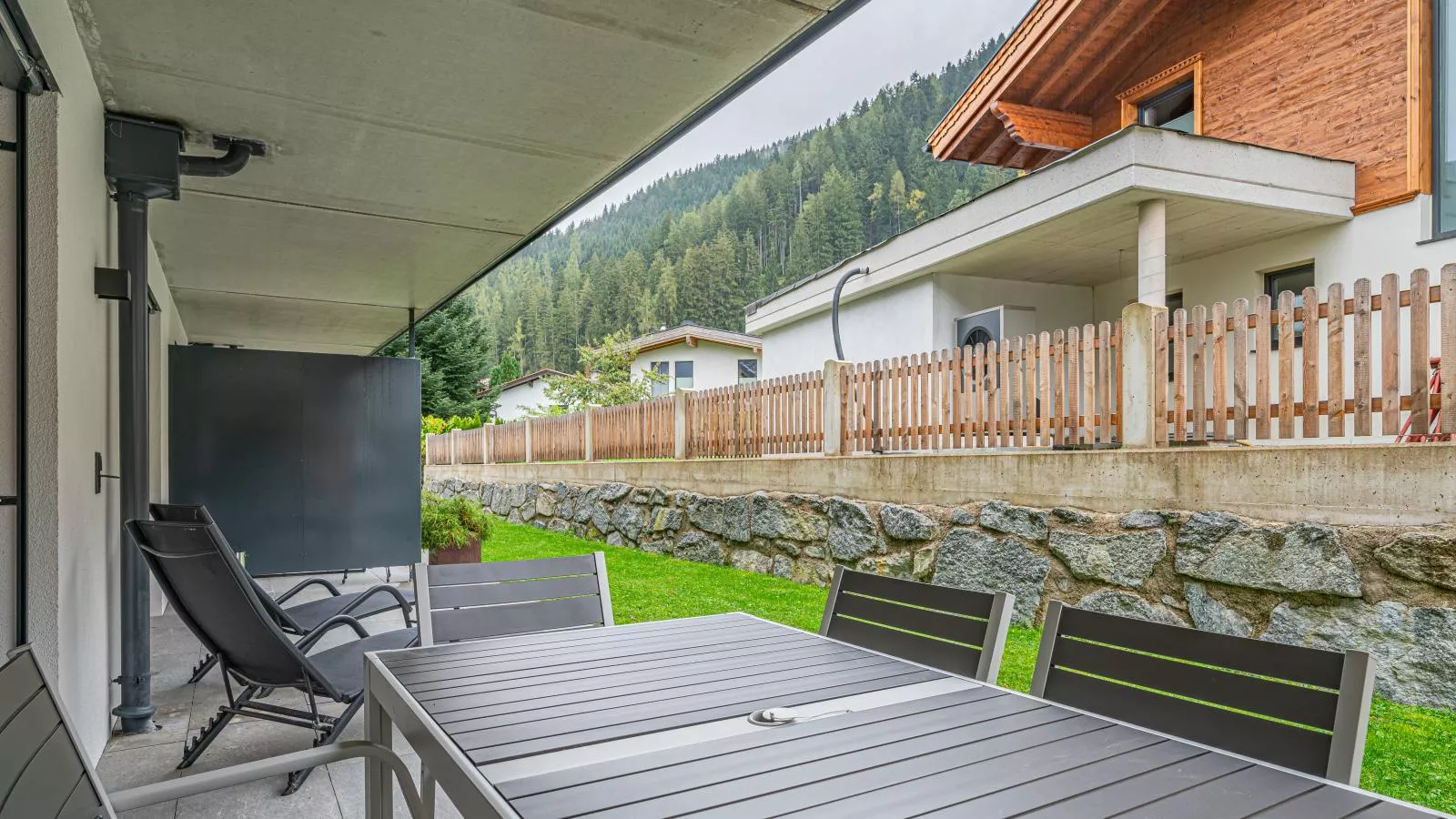 Hahnenkamm-Gardens summer