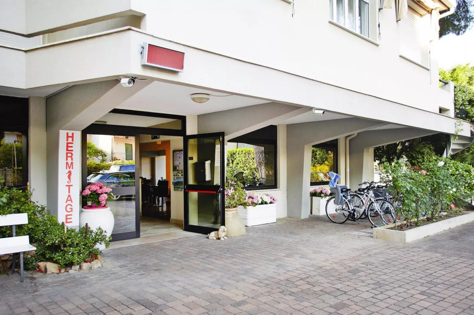 Residence Miriam Pietra Ligure - B4 SUP/B4SU renoviert in 2014-Areas summer 1km