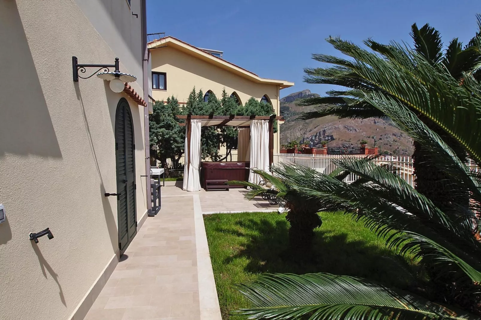 Apartments Taormina-Le Villette Agave 3 pax-Balcon-terrasse