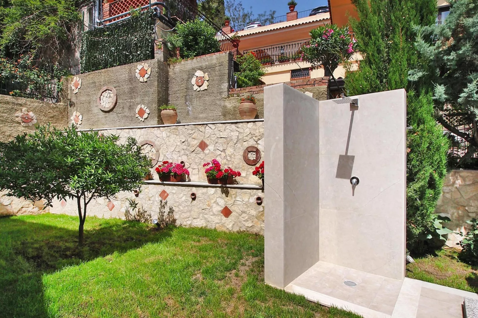 Apartments Taormina-Le Villette Agave 3 pax-Jardin d'été