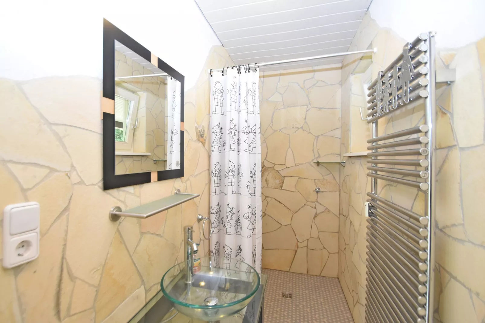 Waldferienhaus-Bathroom