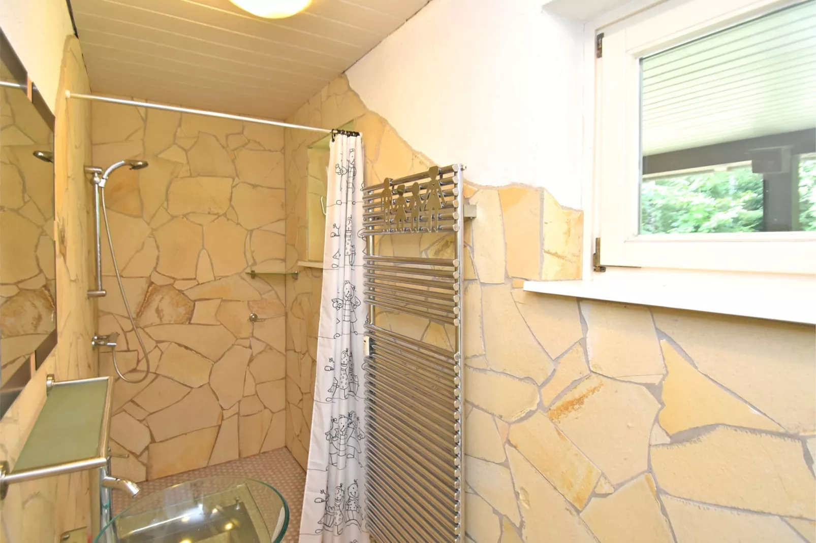Waldferienhaus-Bathroom