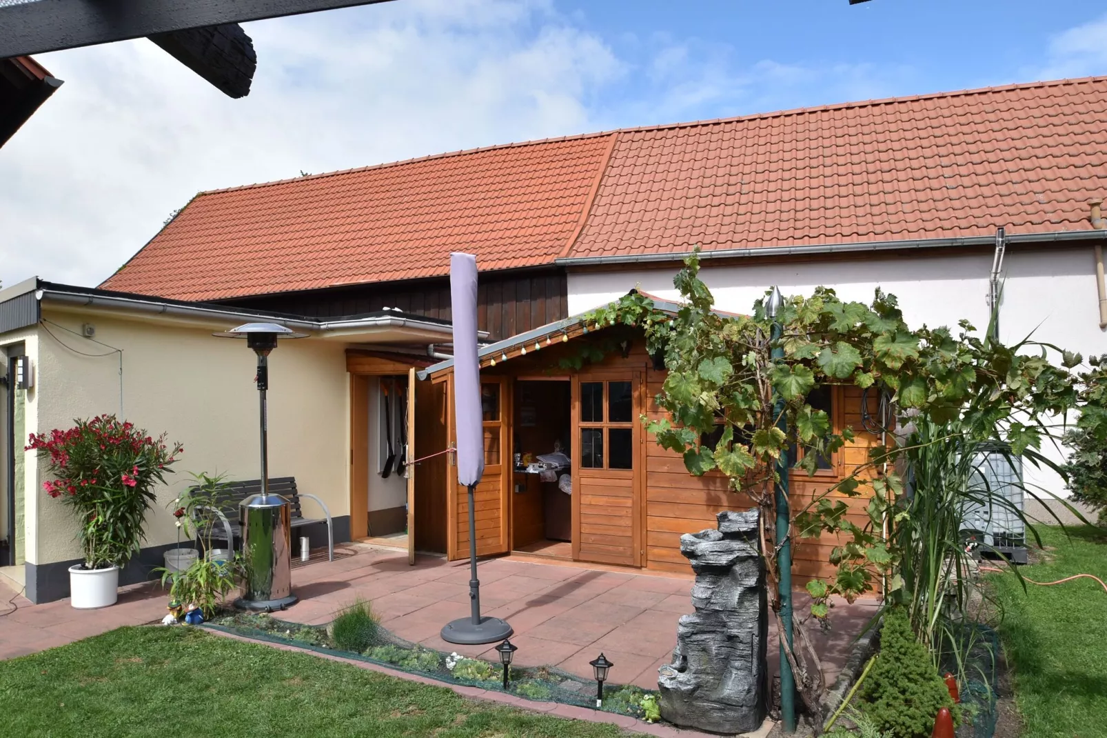 Veckenstedt-Exterior summer