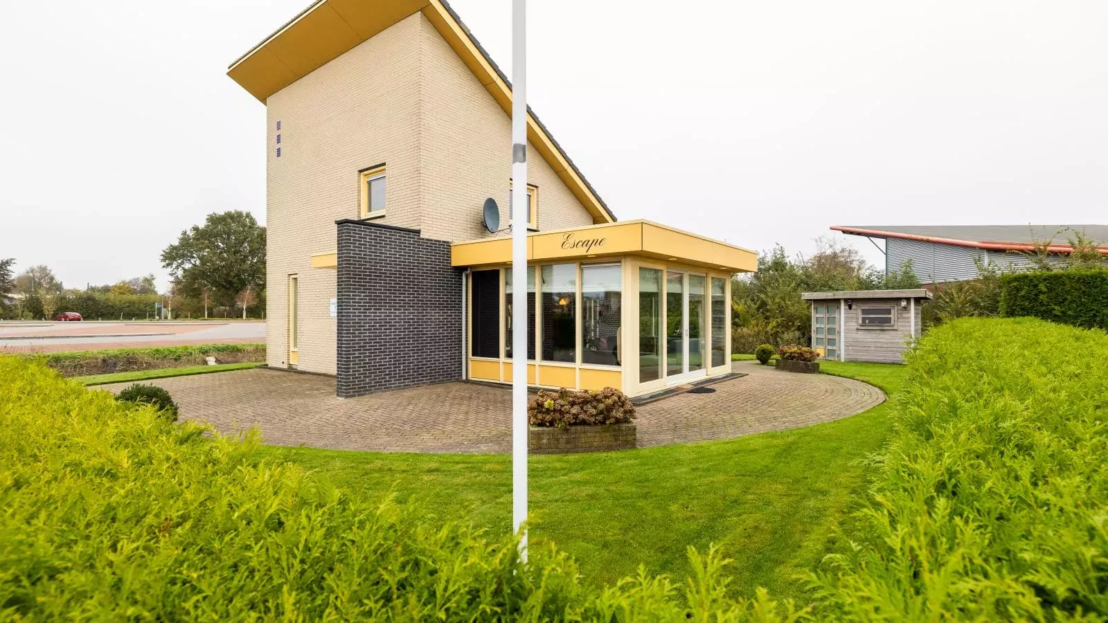 Escape in Friesland-Terrace balcony