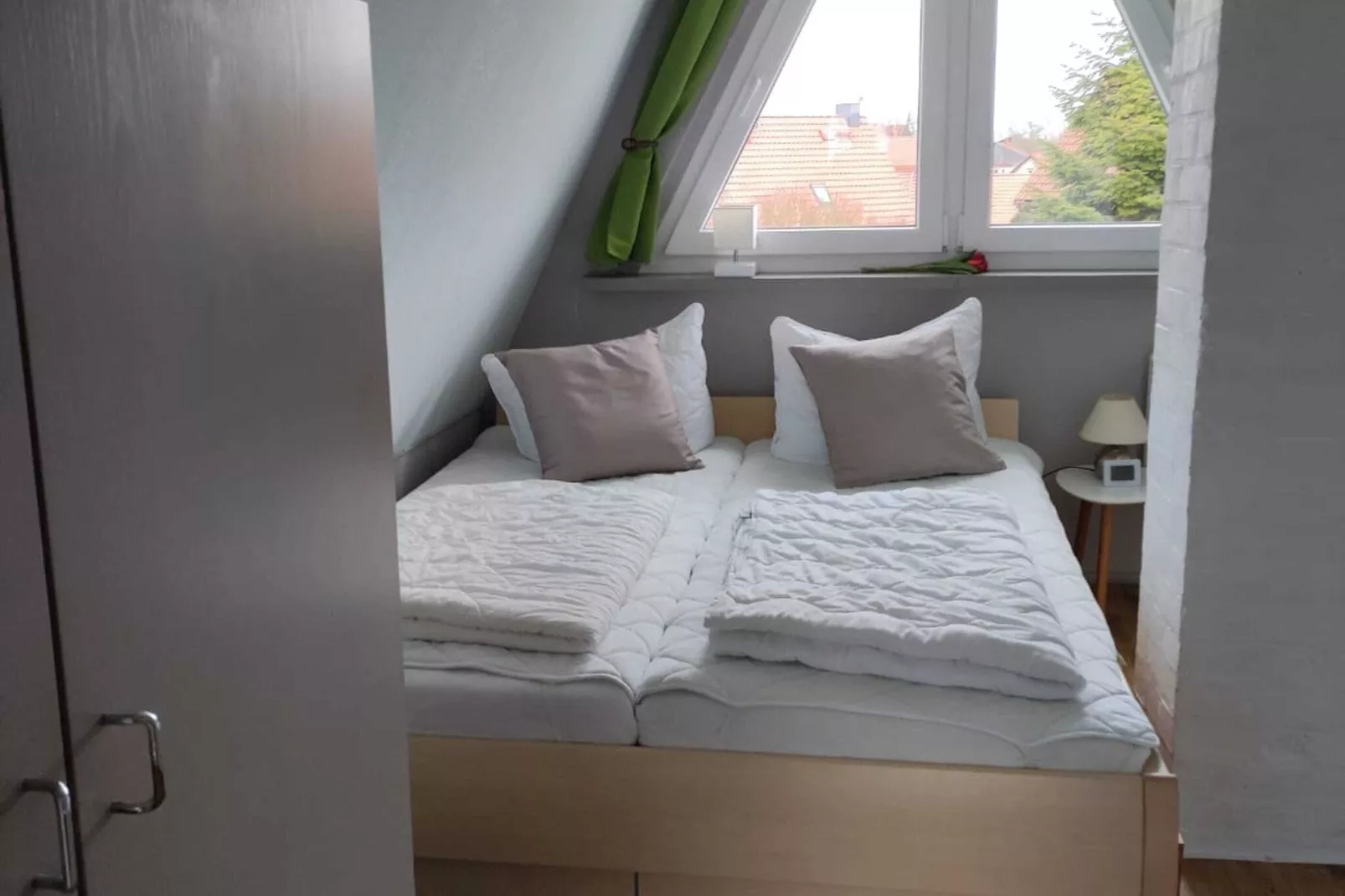 Moni-Bedroom