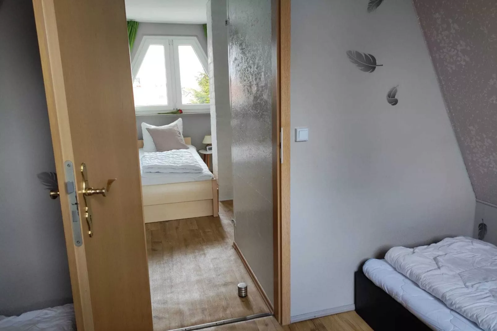 Moni-Bedroom
