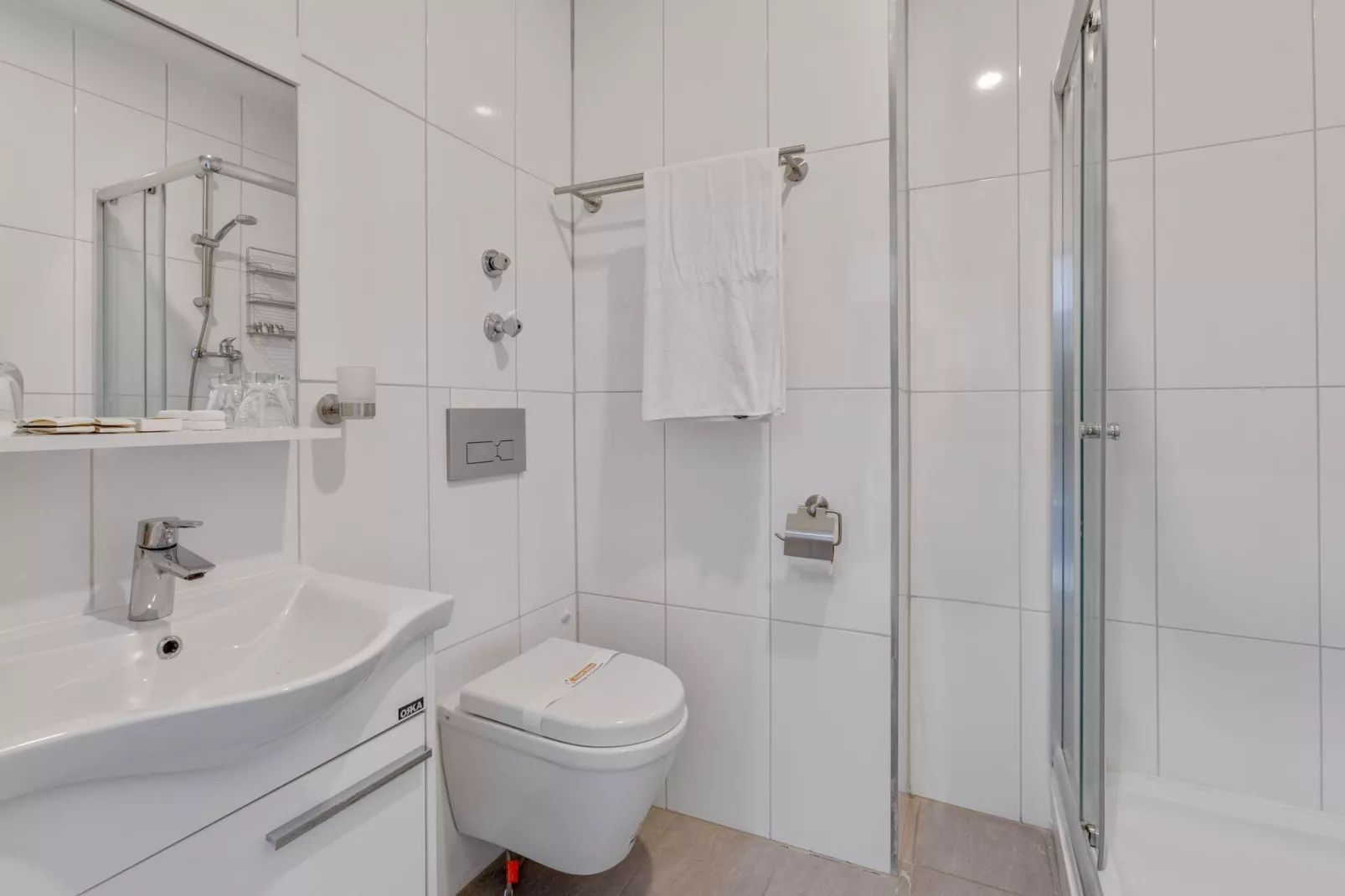 Kispet Apartment 4 Personen Oberhausen-Bathroom