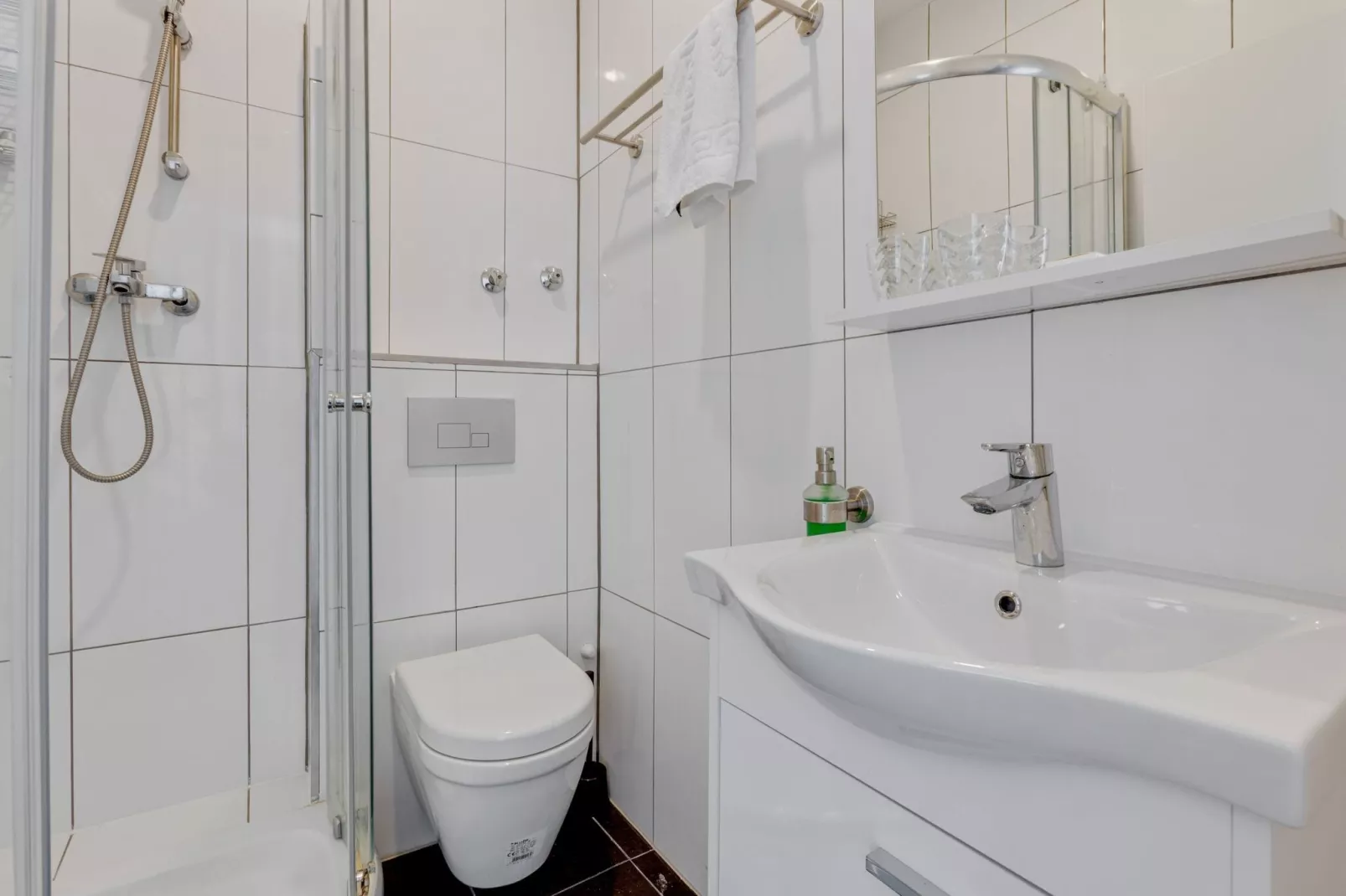 Kispet Apartment 4 Personen Oberhausen-Bathroom