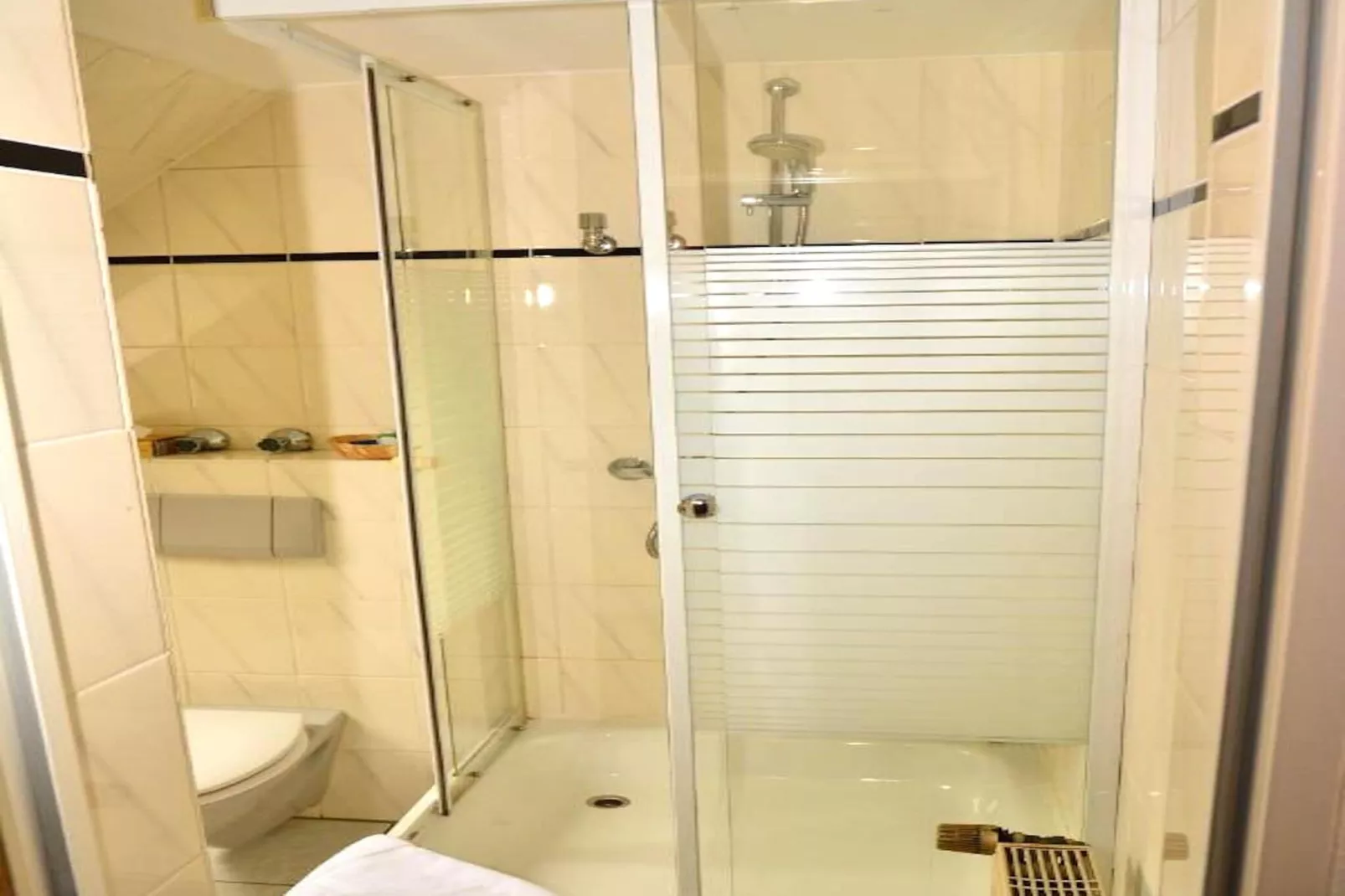 Kispet Apartment 4 Personen Oberhausen-Bathroom