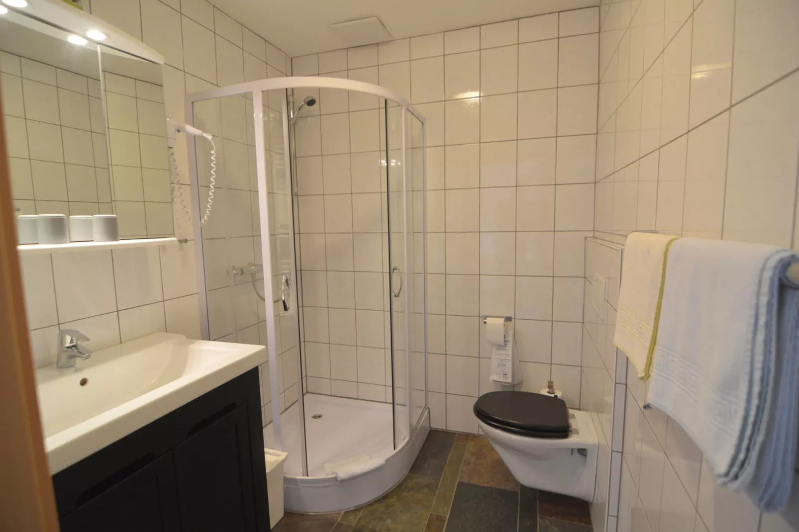 Gut Heistert-Badezimmer