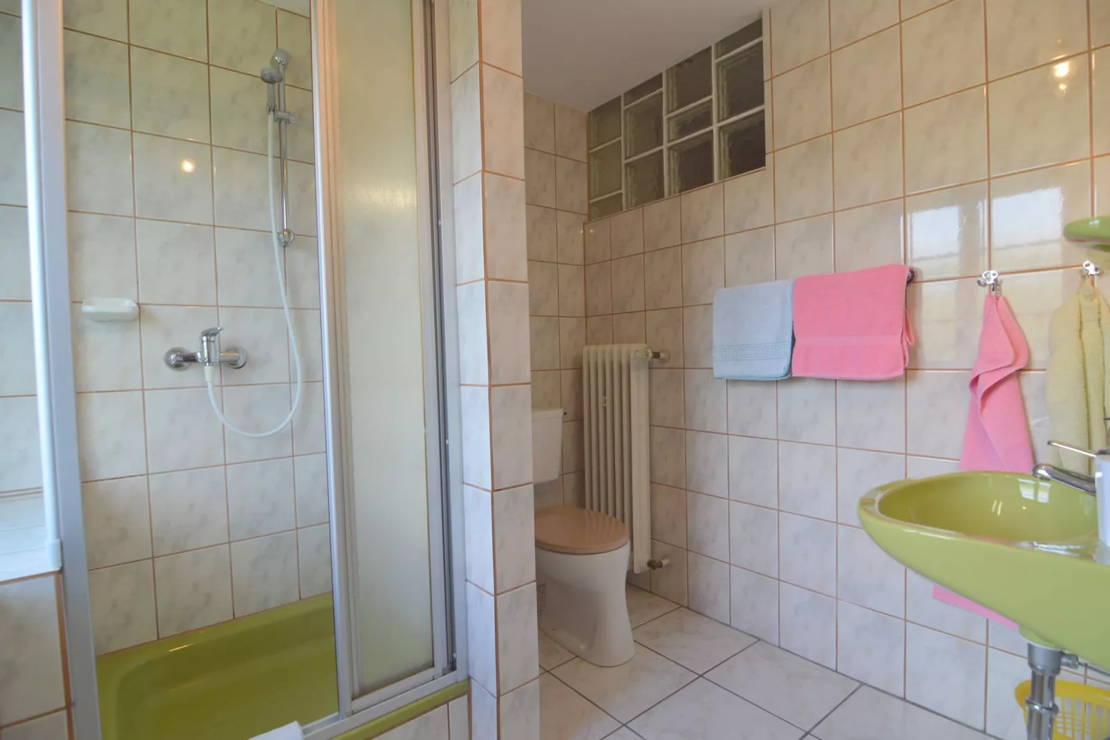 Gut Heistert-Badezimmer