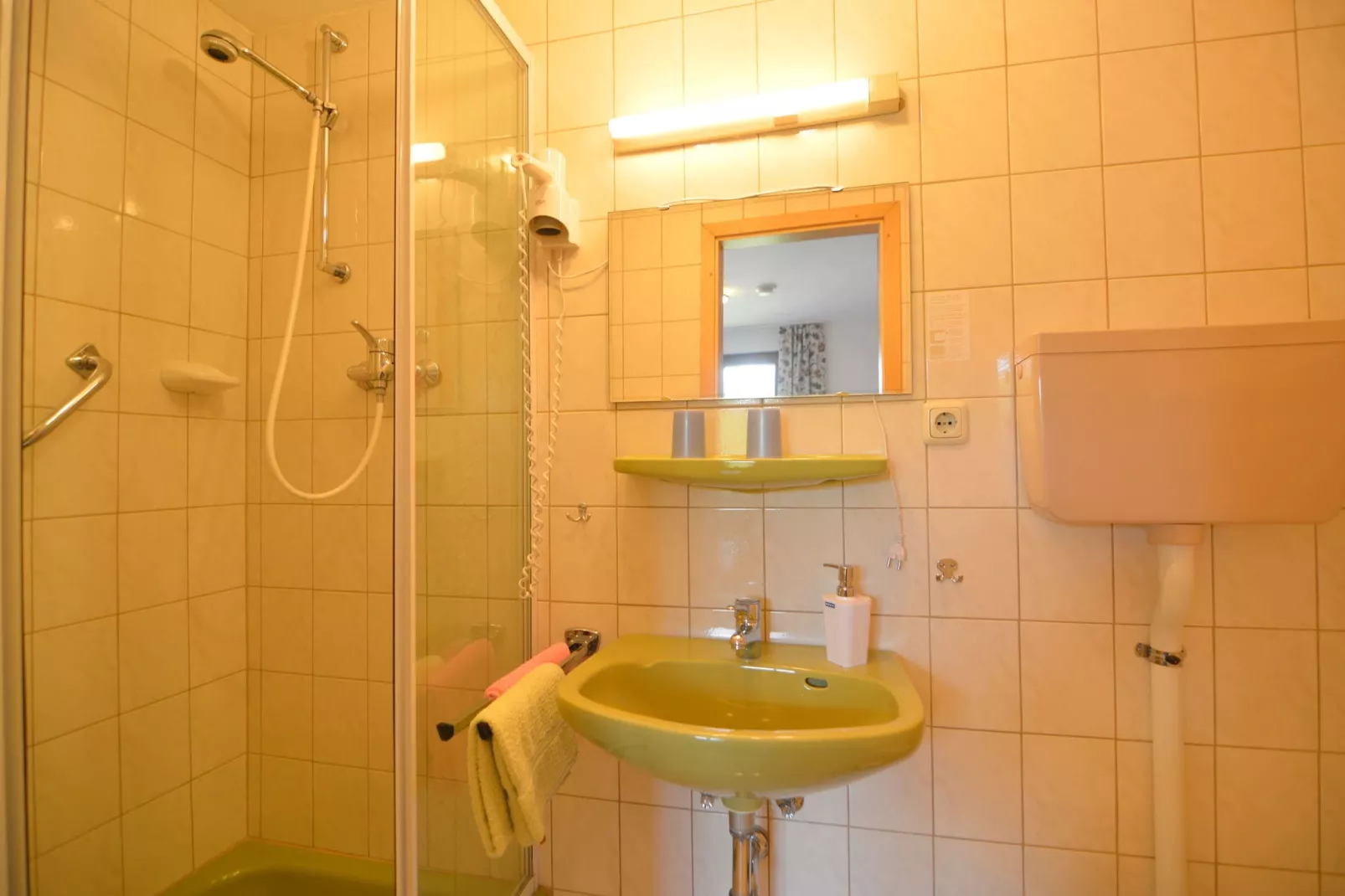 Gut Heistert-Badezimmer