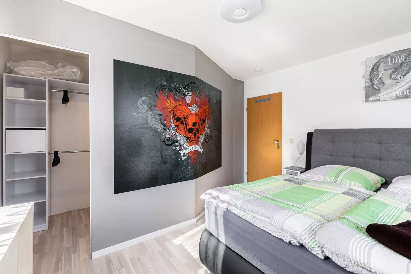 Florian-Bedroom