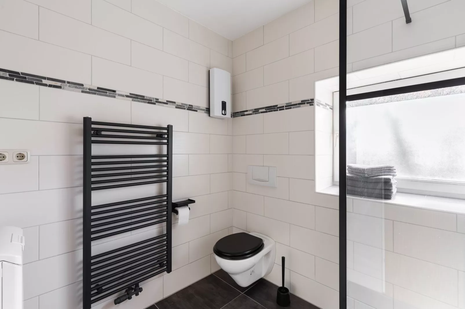 Florian-Bathroom