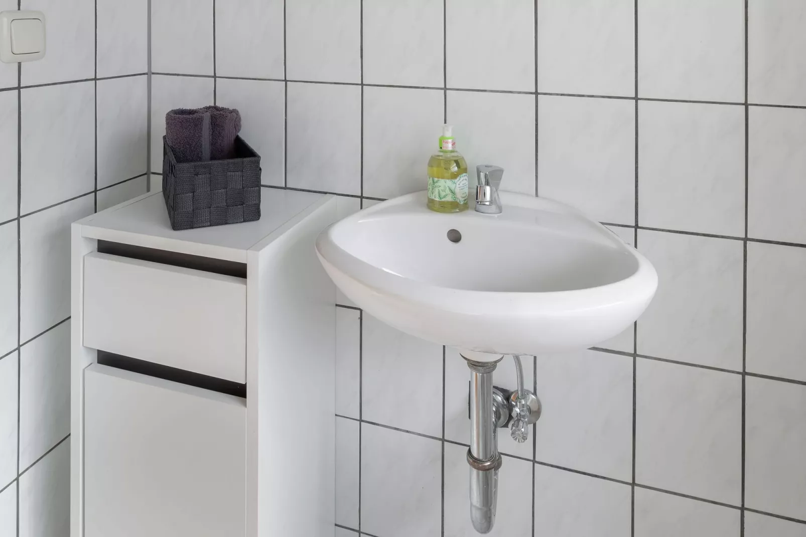 Florian-Bathroom