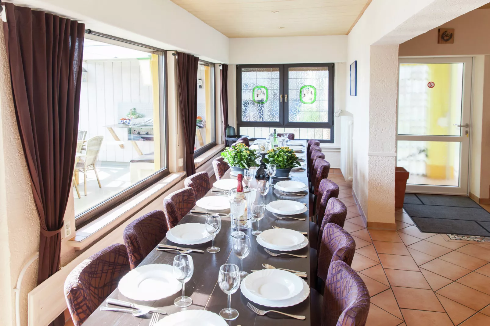 Zur Schöne Aussicht-Dining room