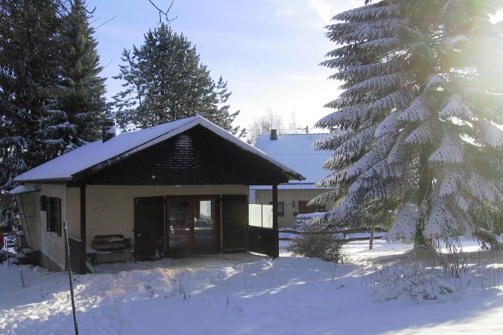An den Wiesen-Exterior in winter