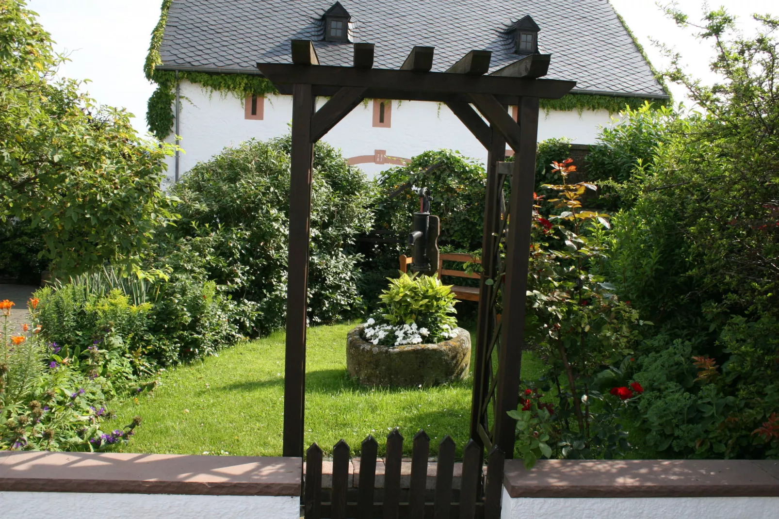 Scheune zur Schönen Aussicht-Gardens summer
