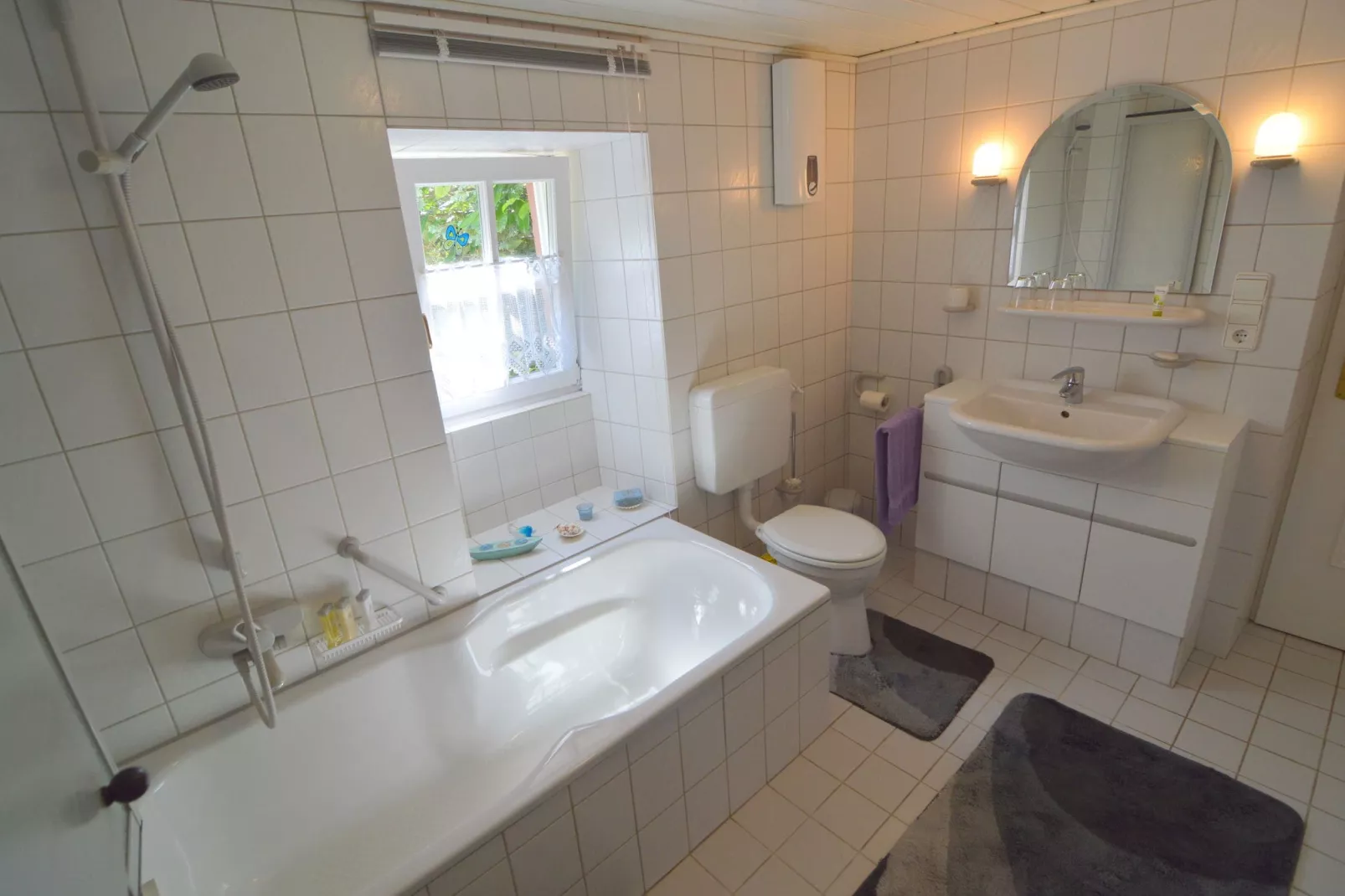 Bauern Kate Alt Dedzen-Bathroom