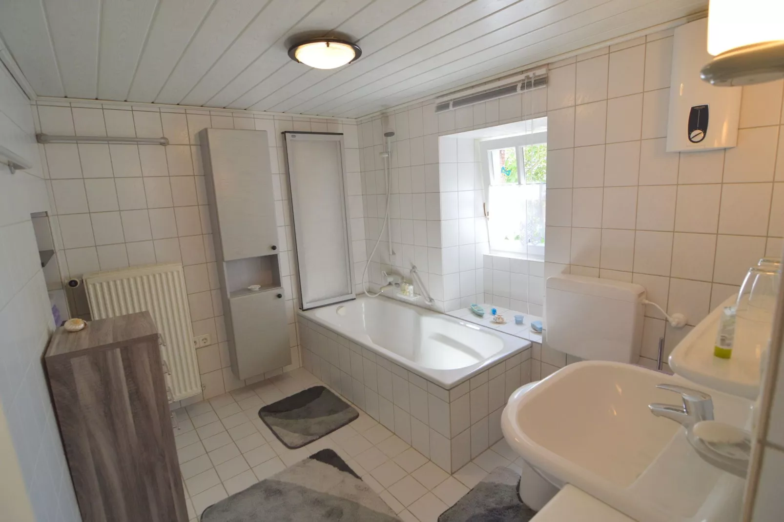 Bauern Kate Alt Dedzen-Bathroom