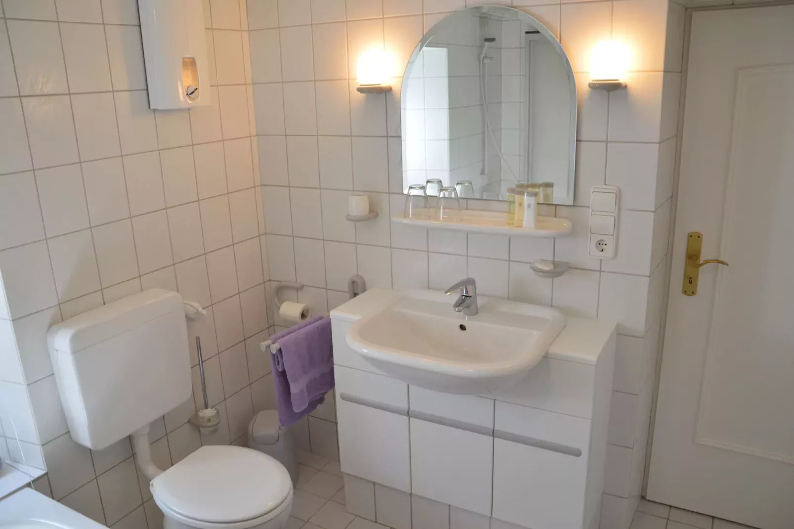 Bauern Kate Alt Dedzen-Bathroom