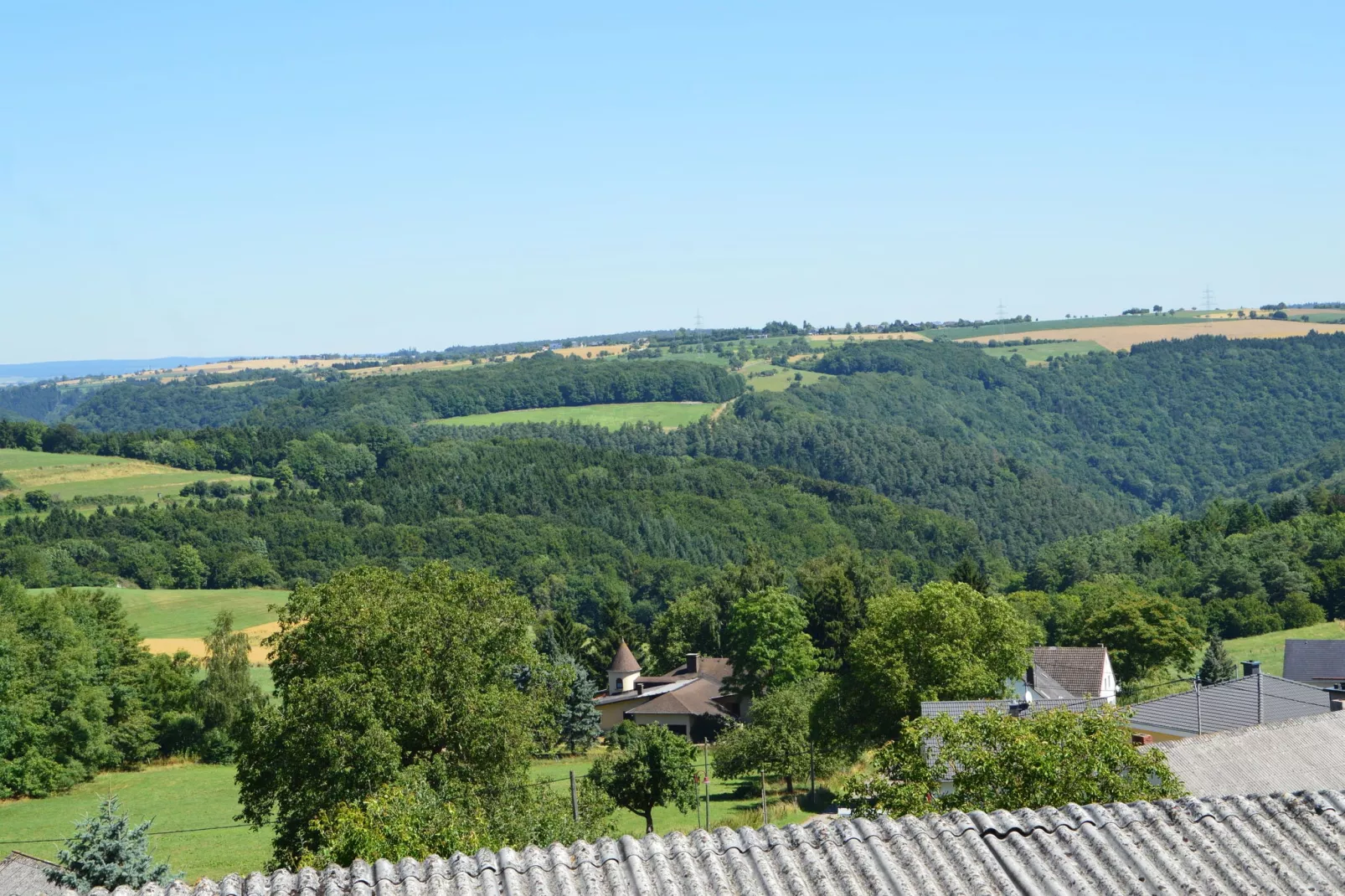 Bauern Kate Alt Dedzen-Areas summer 1km