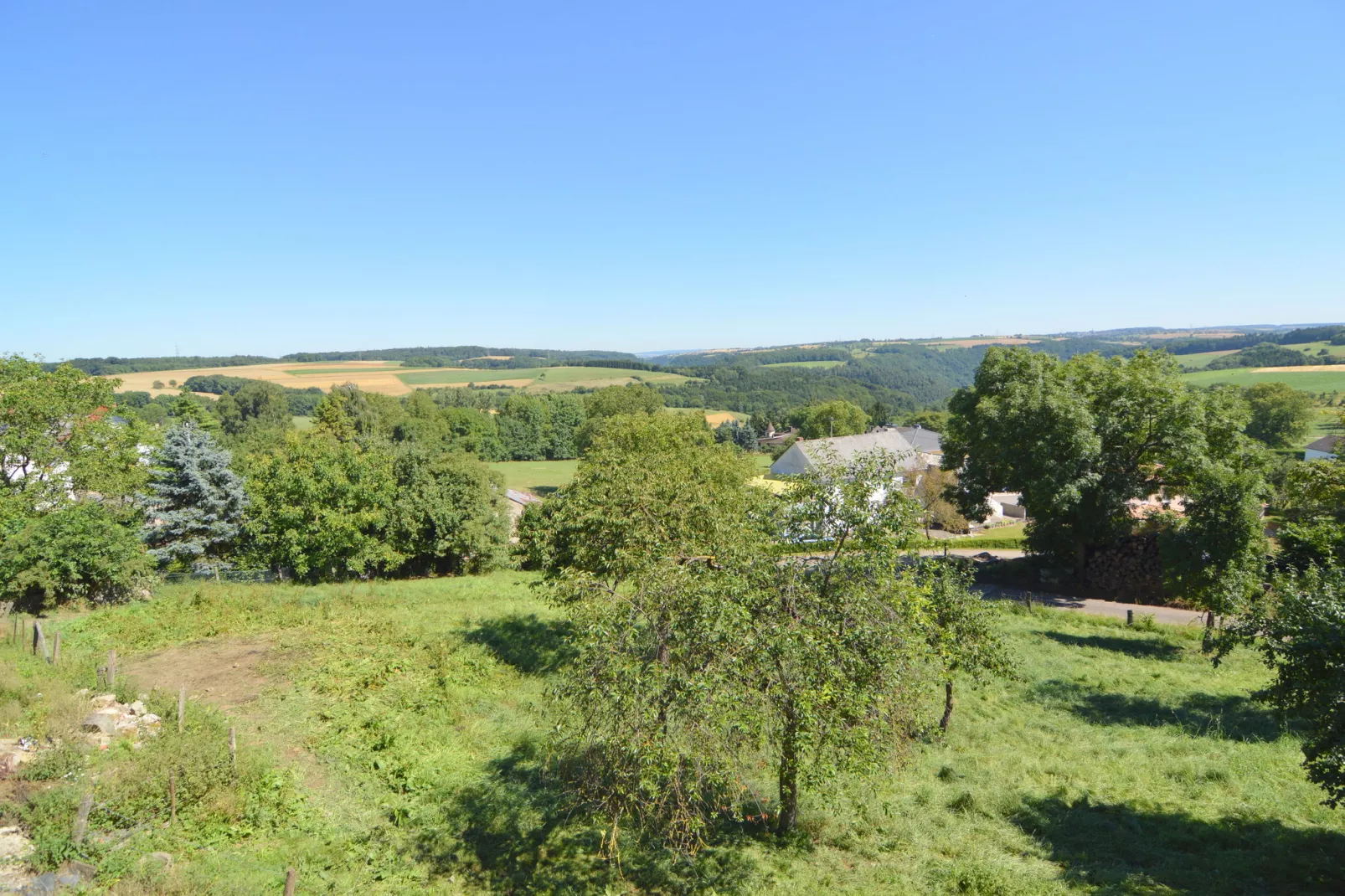 Bauern Kate Alt Dedzen-Areas summer 1km