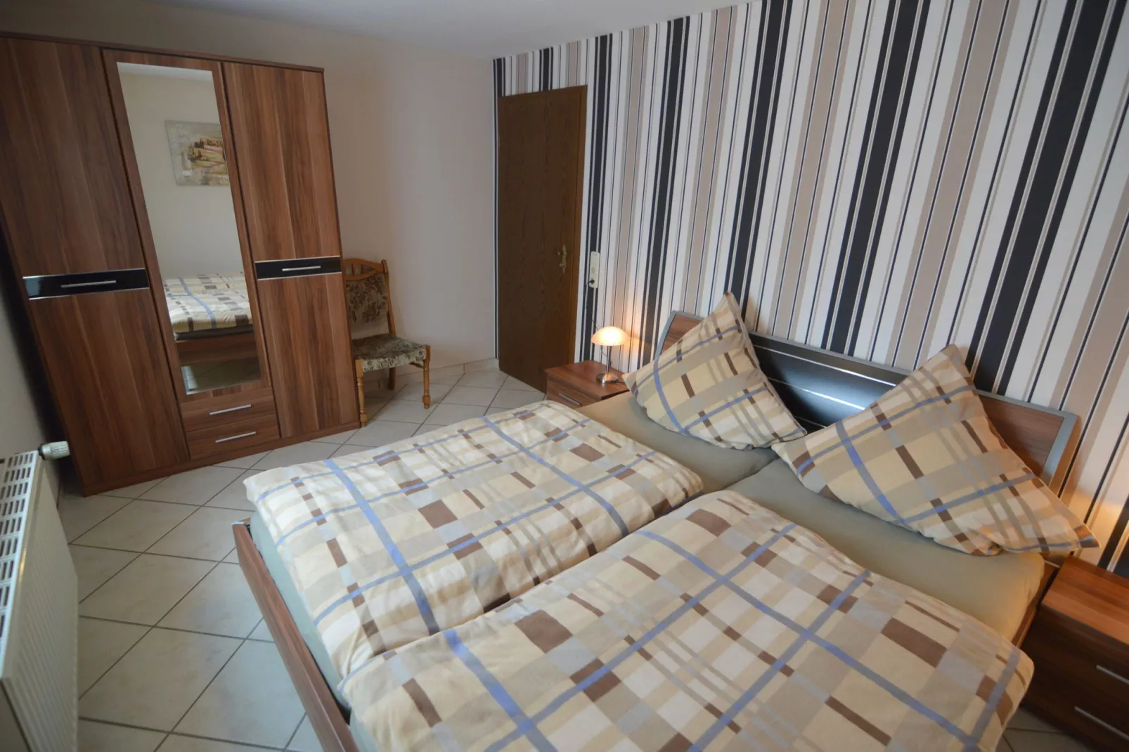 Beatrix-Bedroom