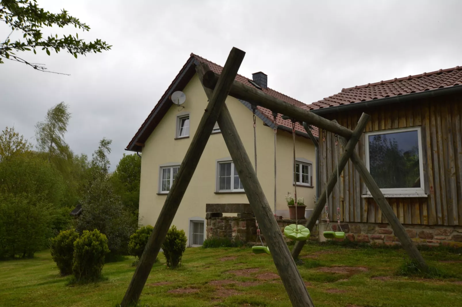 Ferienwohnung Grün - Außenbereich Sommer