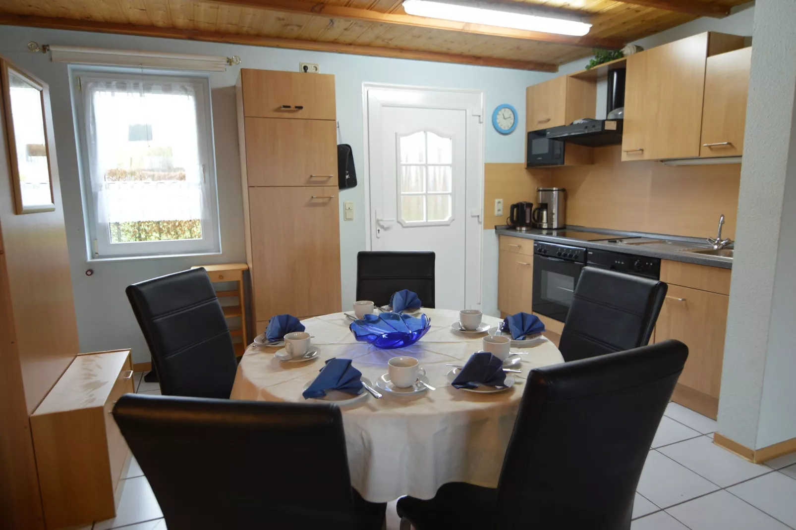 Anika I-Dining room