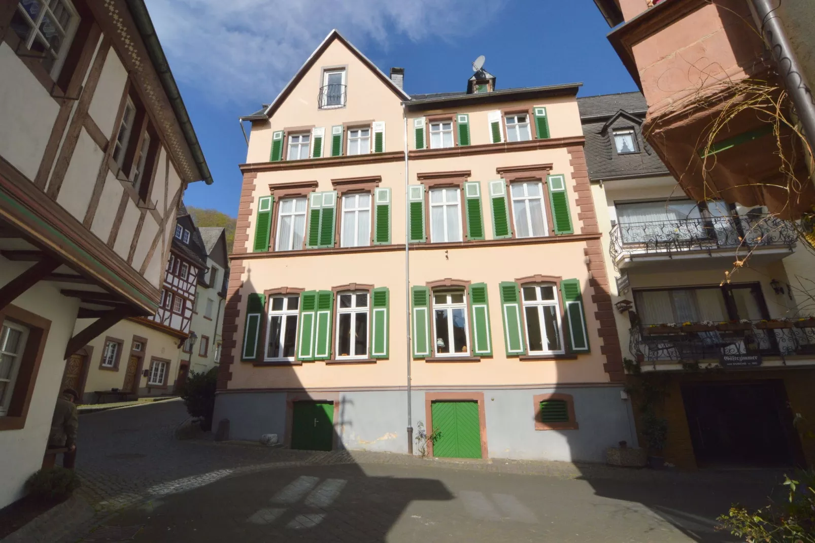 Zum Weissen Rössel-Außenbereich Sommer