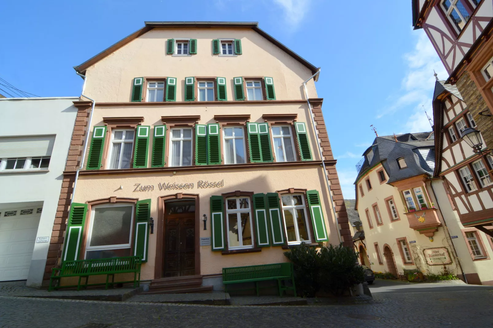 Zum Weissen Rössel-Außenbereich Sommer