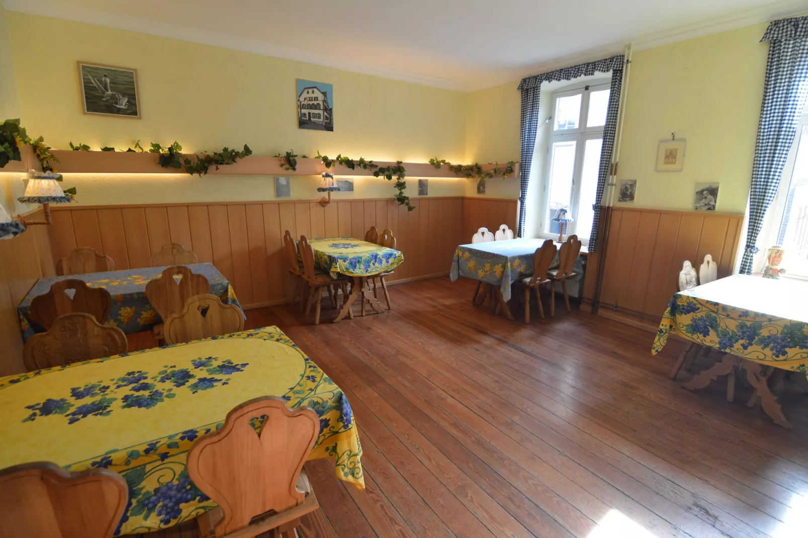 Zum Weissen Rössel-Esszimmer
