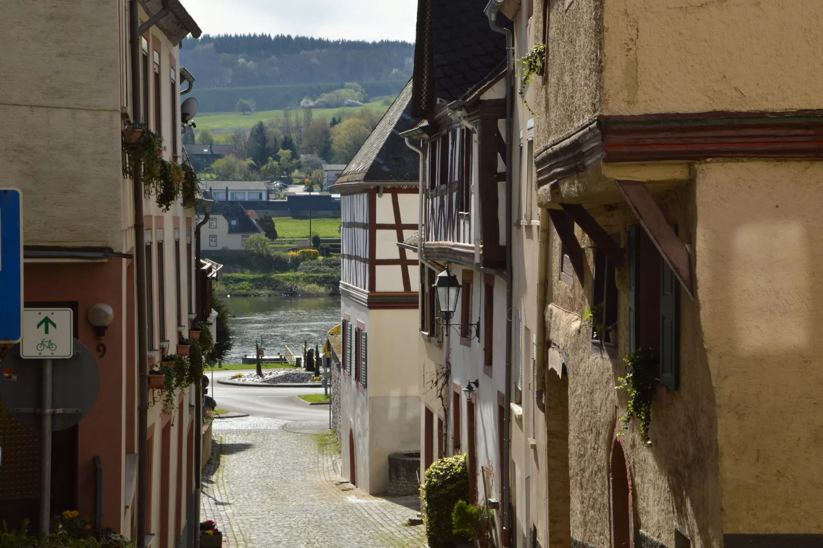 Zum Weissen Rössel-Gebiete Sommer 1 km