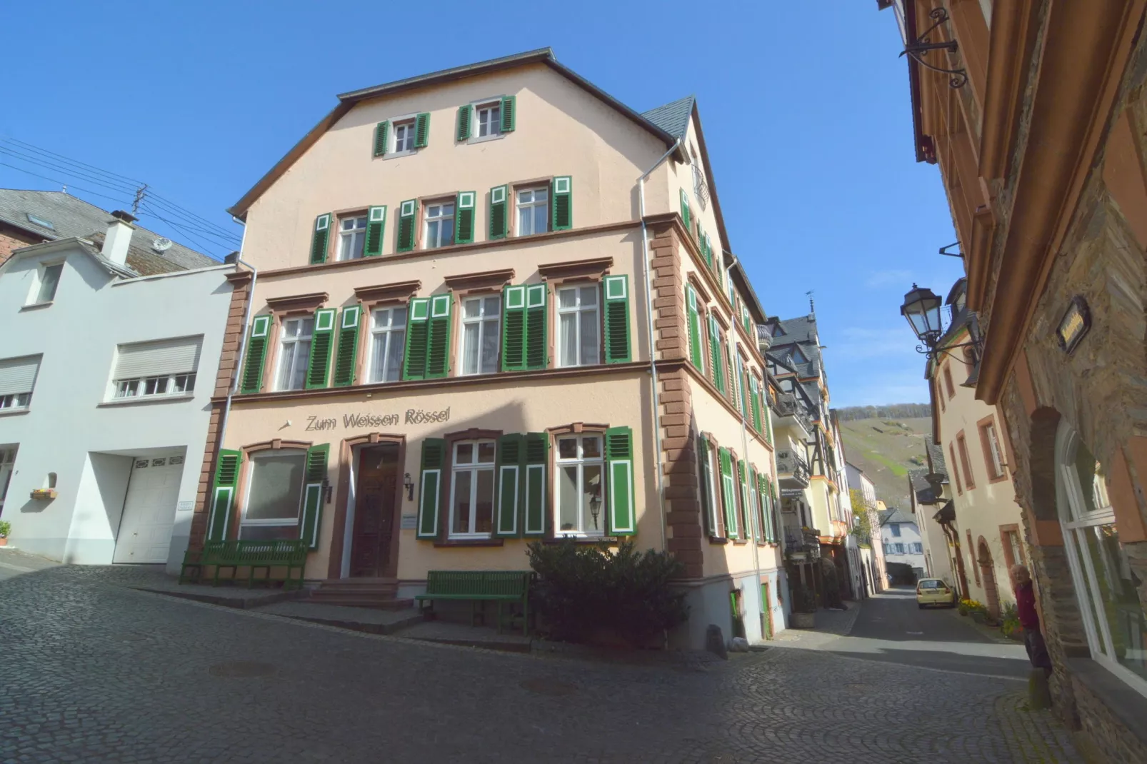 Zum Weissen Rössel-Außenbereich Sommer