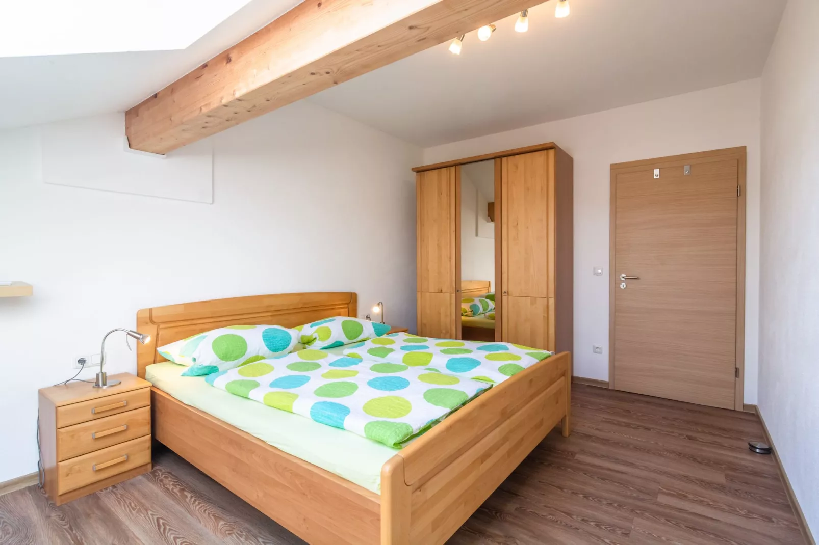 Julia OG-Bedroom