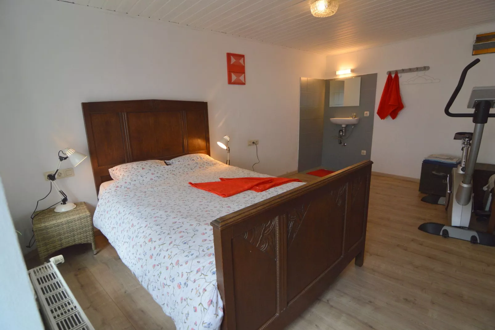 Muhrlenbach-Bedroom
