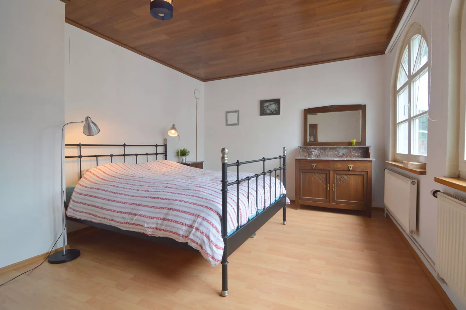 Muhrlenbach-Bedroom