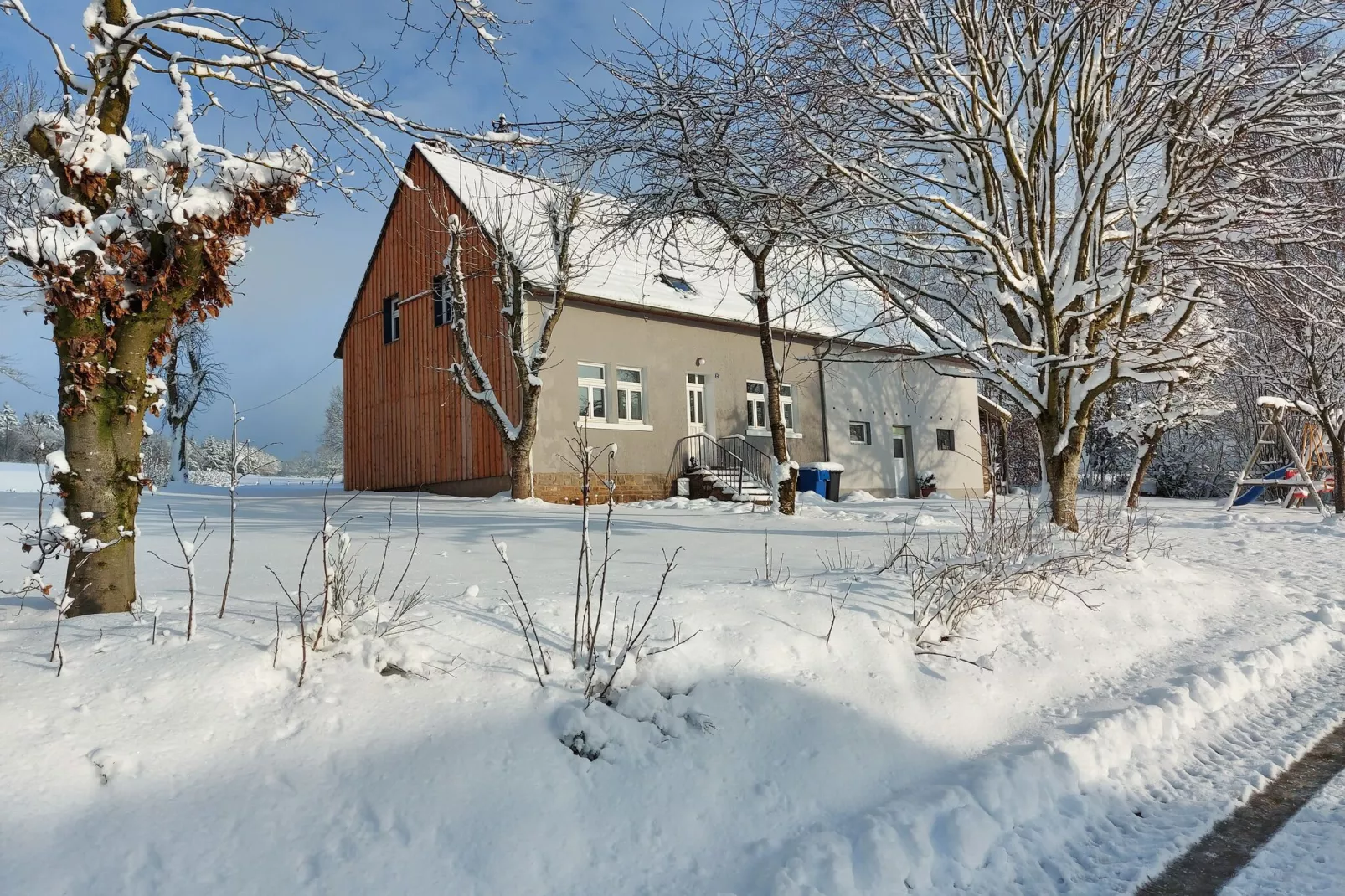 Ferienhaus Waldblick-Exterior winter