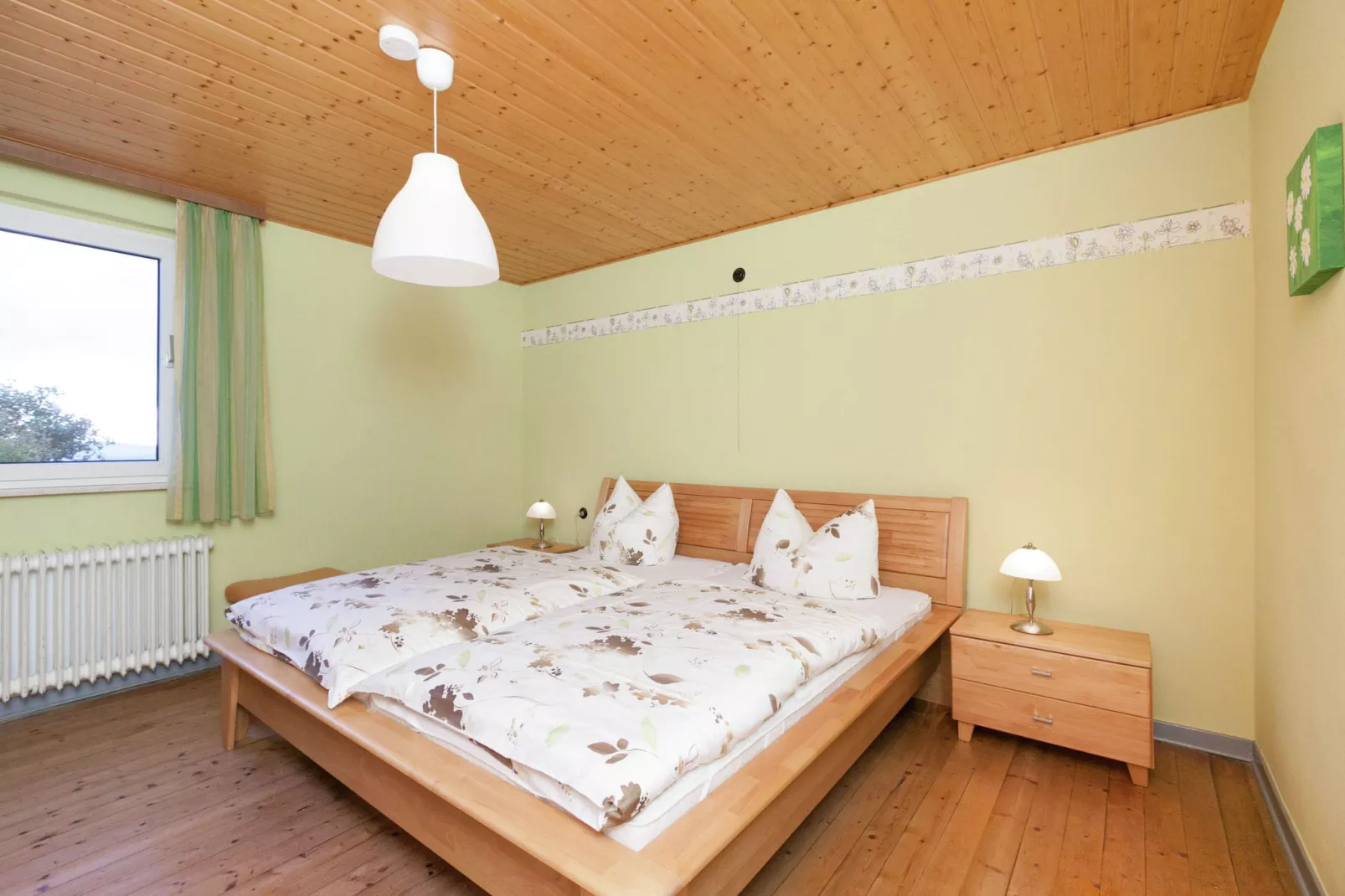 Blick zu Luxemburg-Bedroom