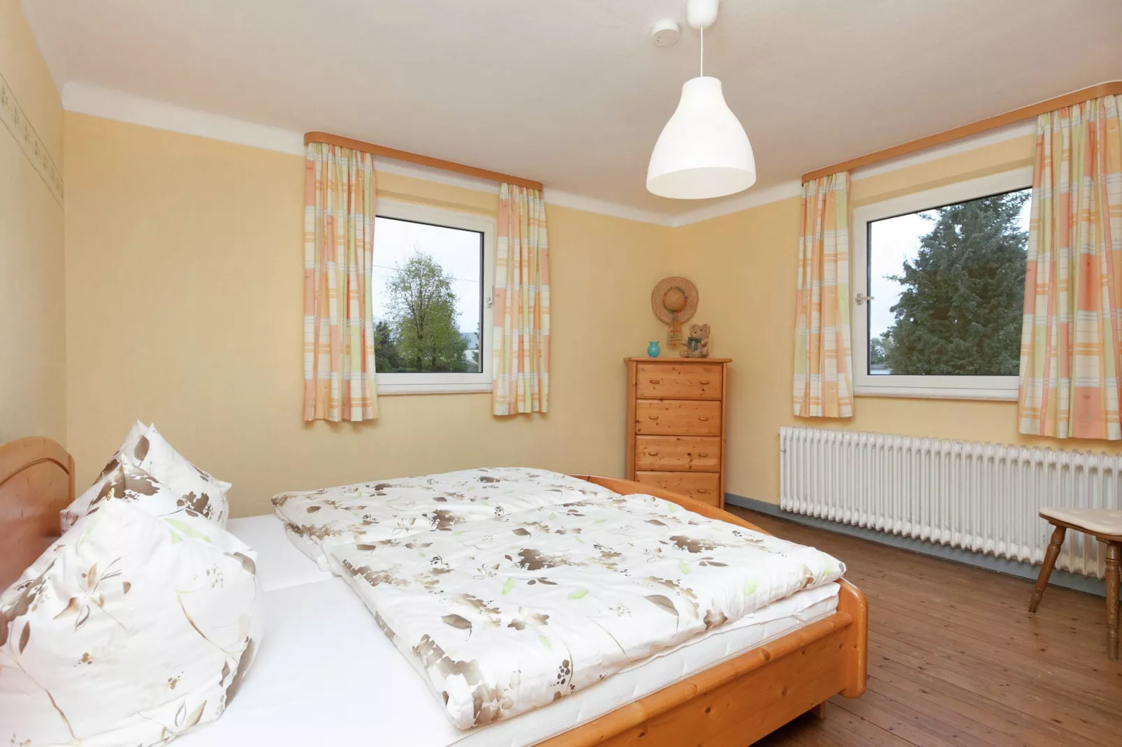 Blick zu Luxemburg-Bedroom
