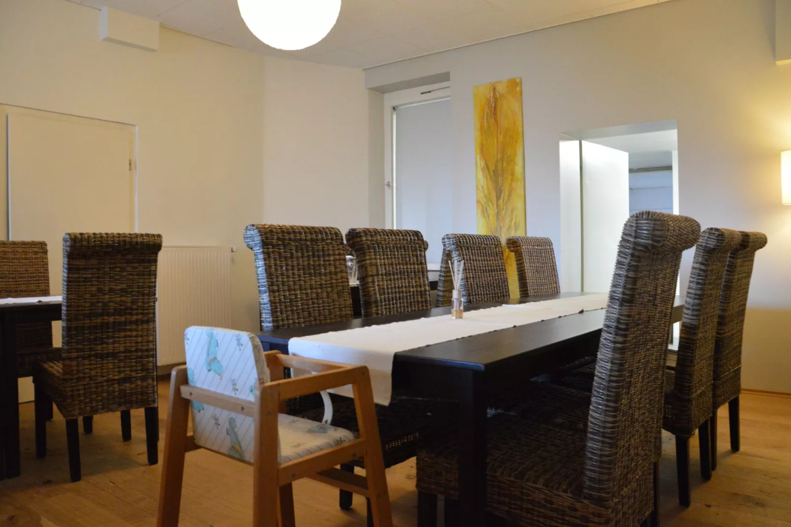 Schöne Aussicht mit Turm-Dining room