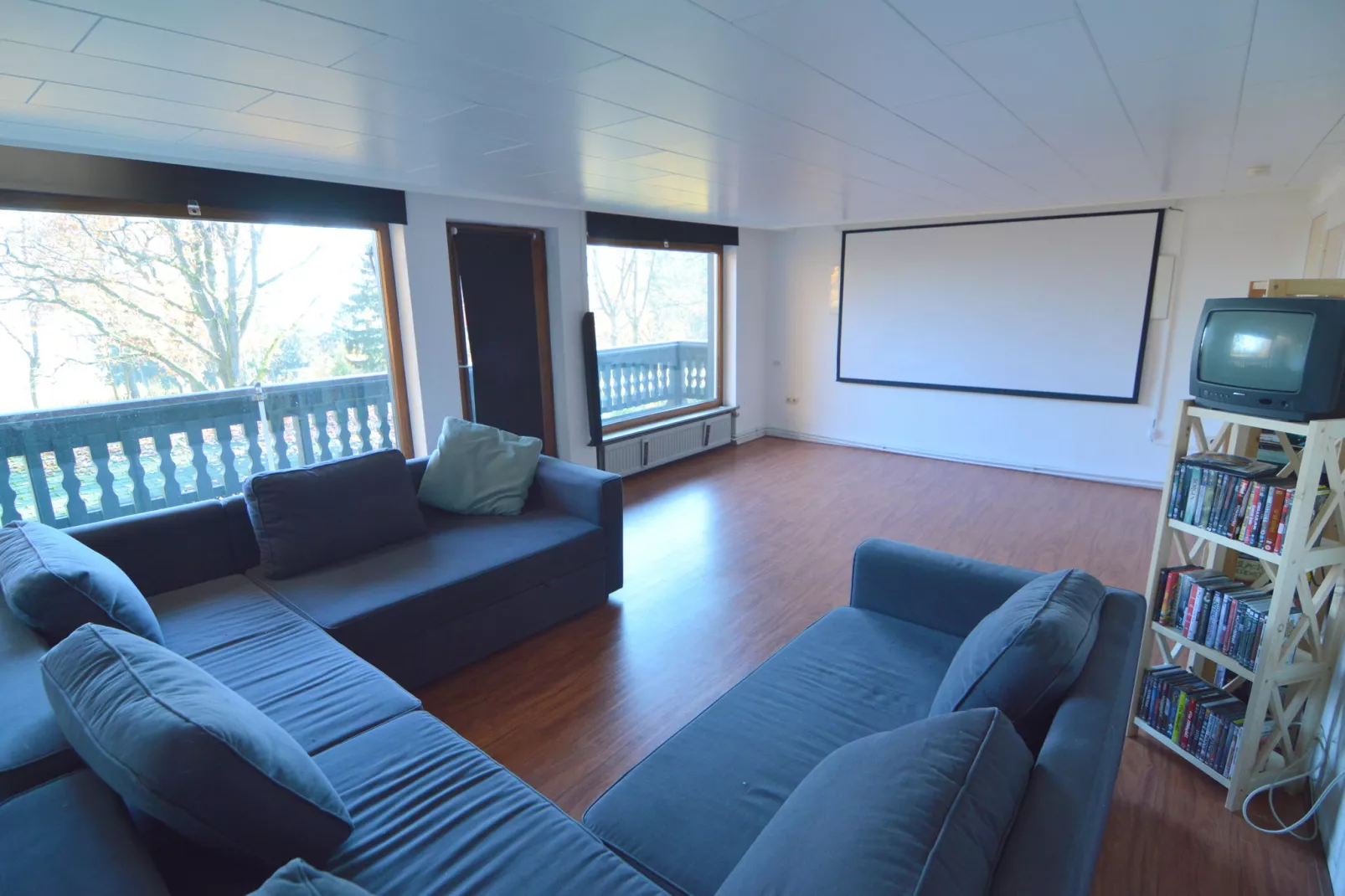 Schöne Aussicht mit Turm-Recreation room