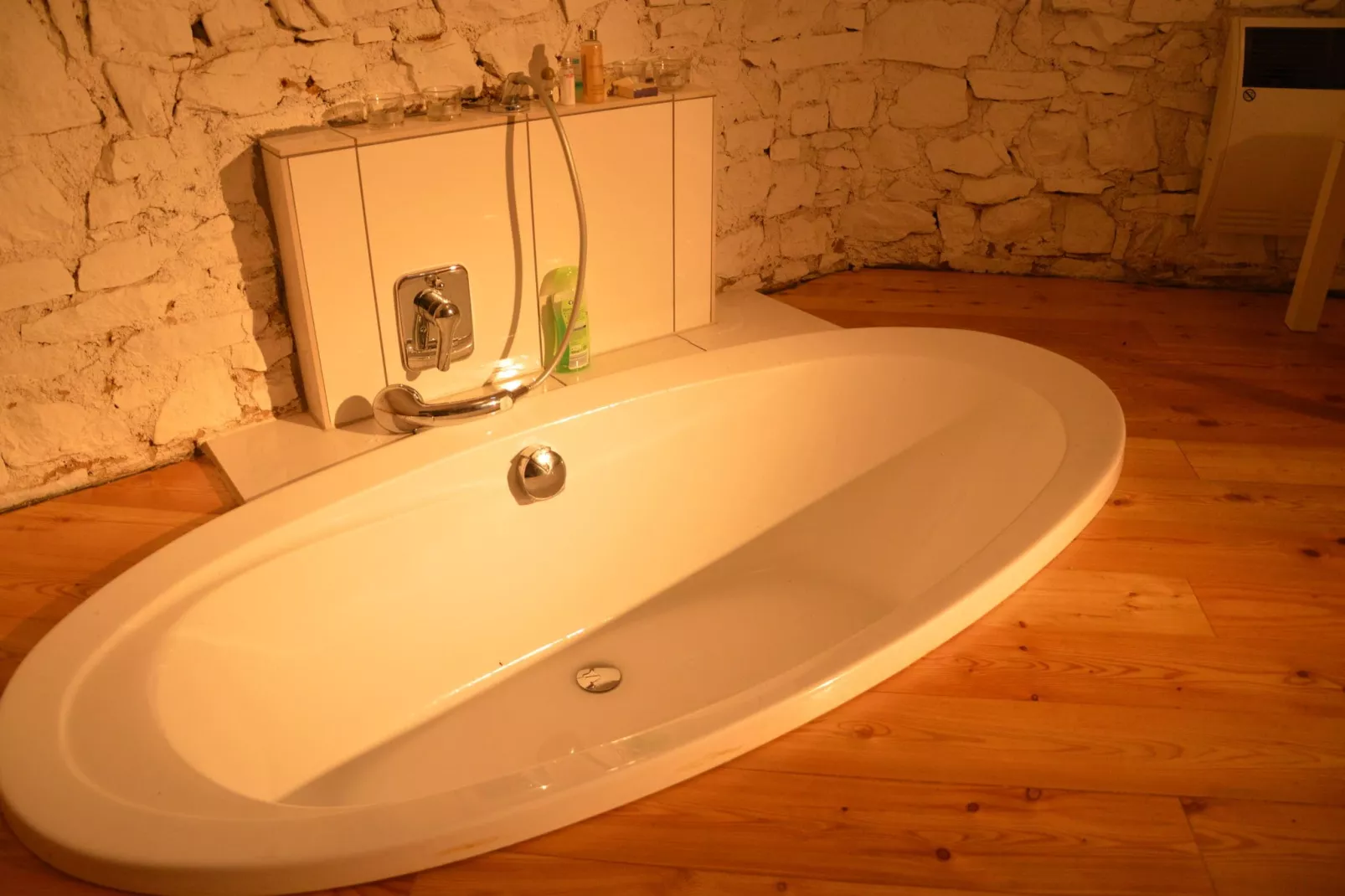 Schöne Aussicht mit Turm-Bathroom
