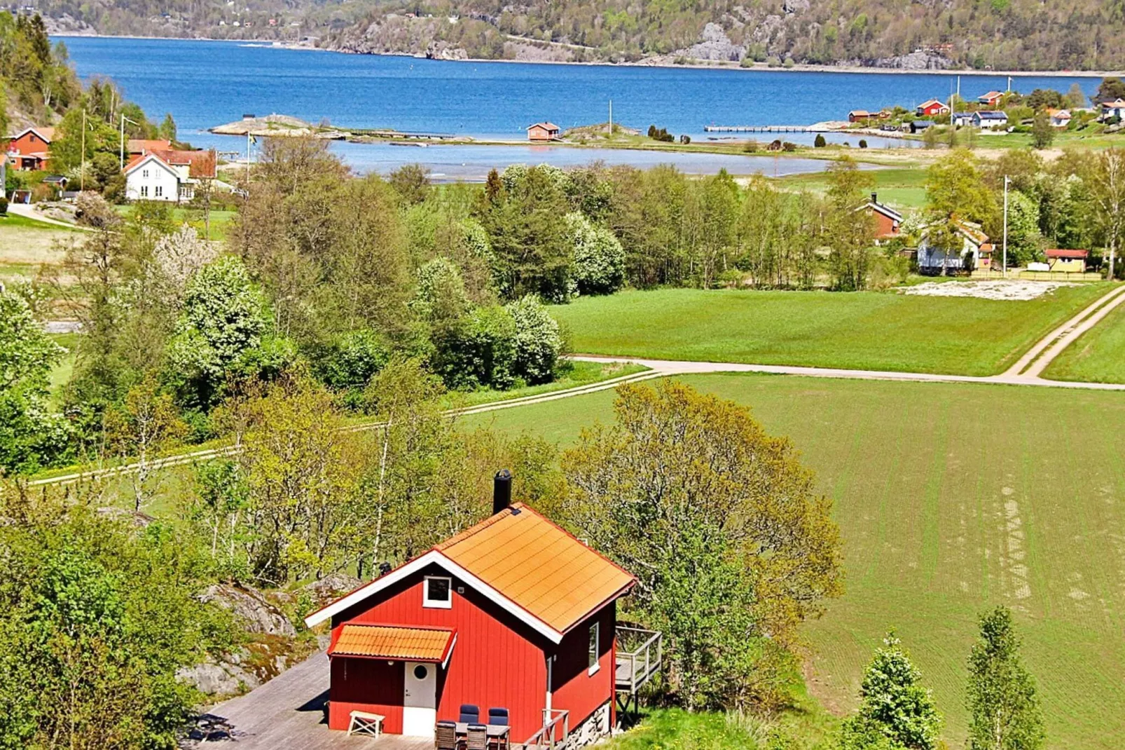 6 person holiday home in HENÅN